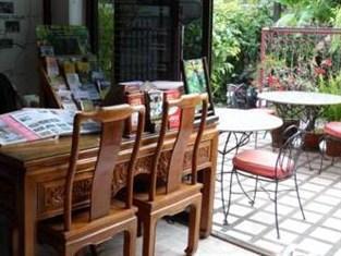 The Red Hibicus Guest House Chiang Mai Exteriör bild